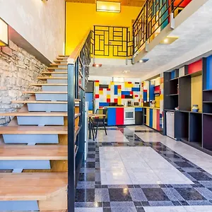 https://house-mondrian.in-istria.net